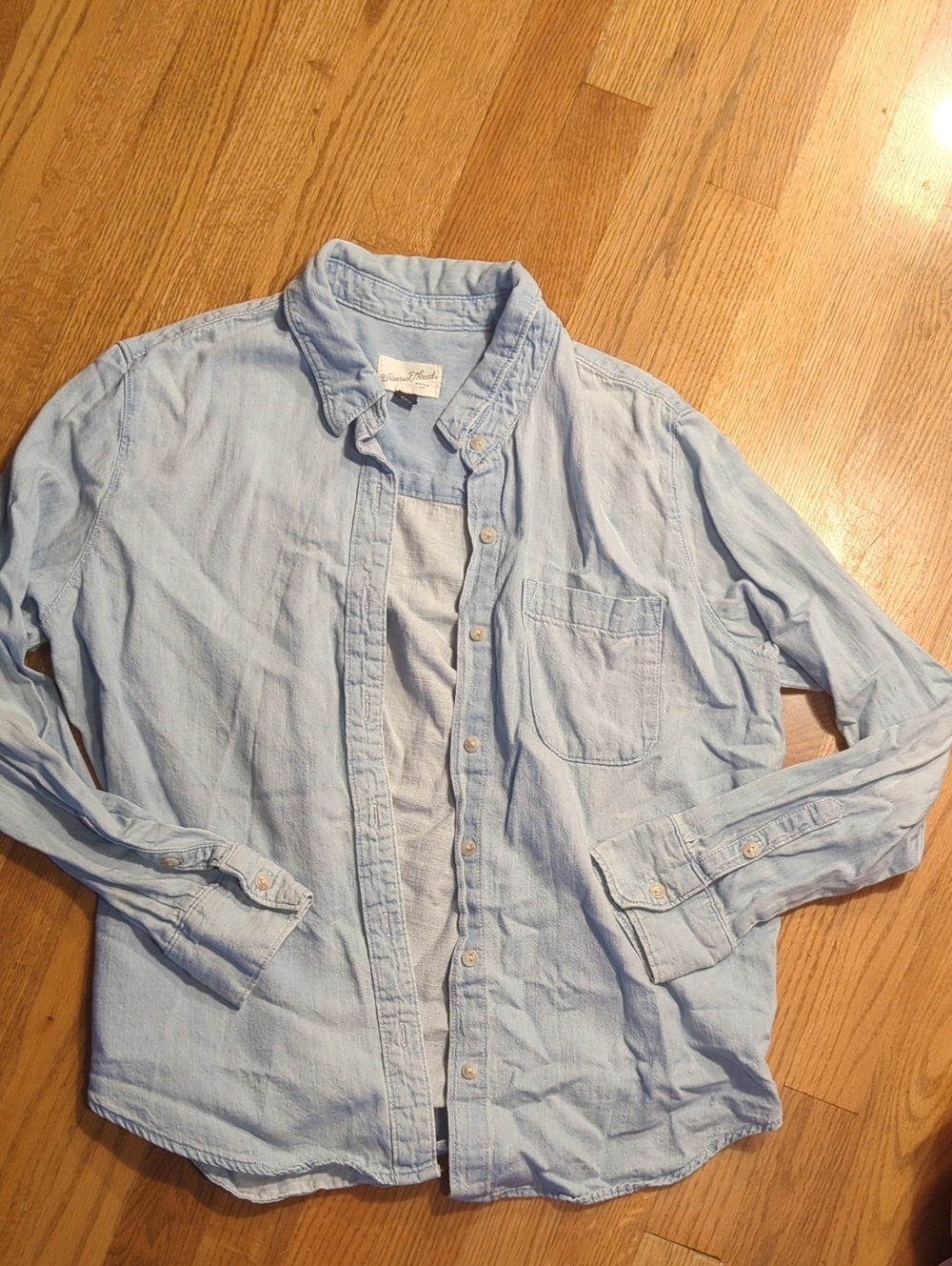 Universal Thread Light Blue Button-Down Shirt (Denim Like)
